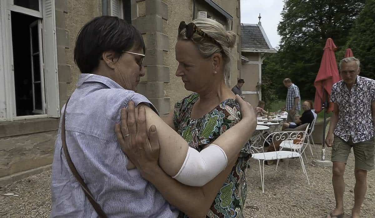 Erica Meiland en Nadège hebben de ruzie bijgelegd en nemen afscheid van elkaar in televisieprogramma Chateau Meiland.
