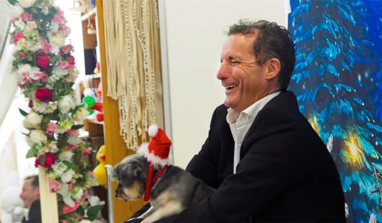 Kerst photoshoot van John de Bever met zijn hond voor het rtl5 programma De Bevers.