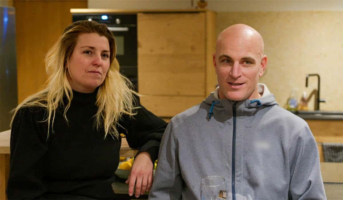 Vanessa en Richard in Oostenrijk tijdens de opnames van het programma Het Roer Om.