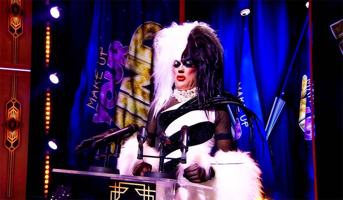 Kees van der Spek als drag queen Miss B. Conny in Make up Your Mind.