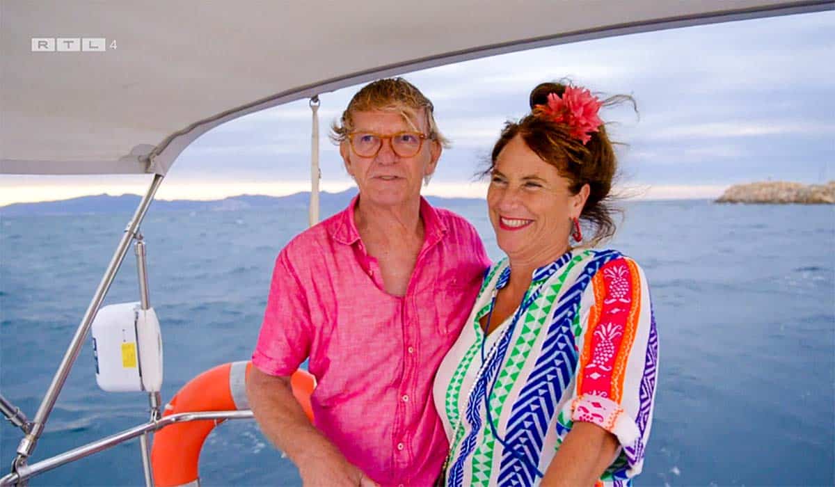 B&B Vol Liefde 2023 koppel Paul en Debbie de Jong op een boot in Spanje.