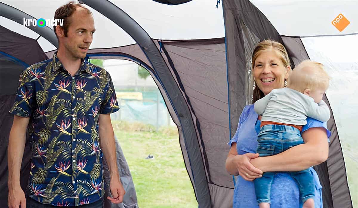 Familie Blom in een tent op de camping tijdens de laatste aflevering van Een Huis Vol 2023.